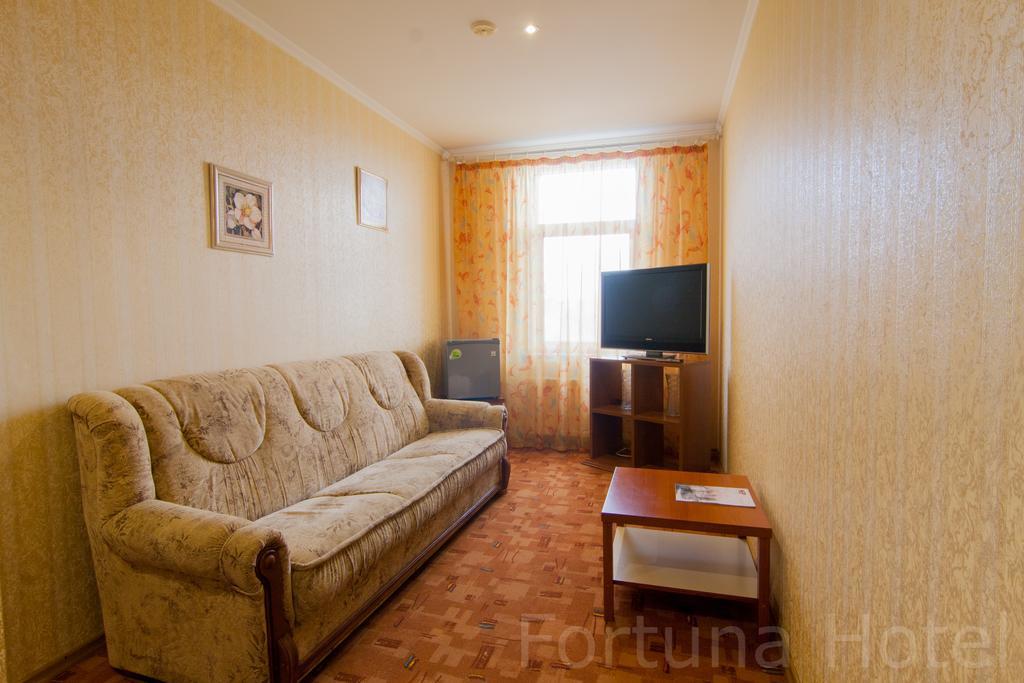Fortuna Hotel Chisinau Exterior foto