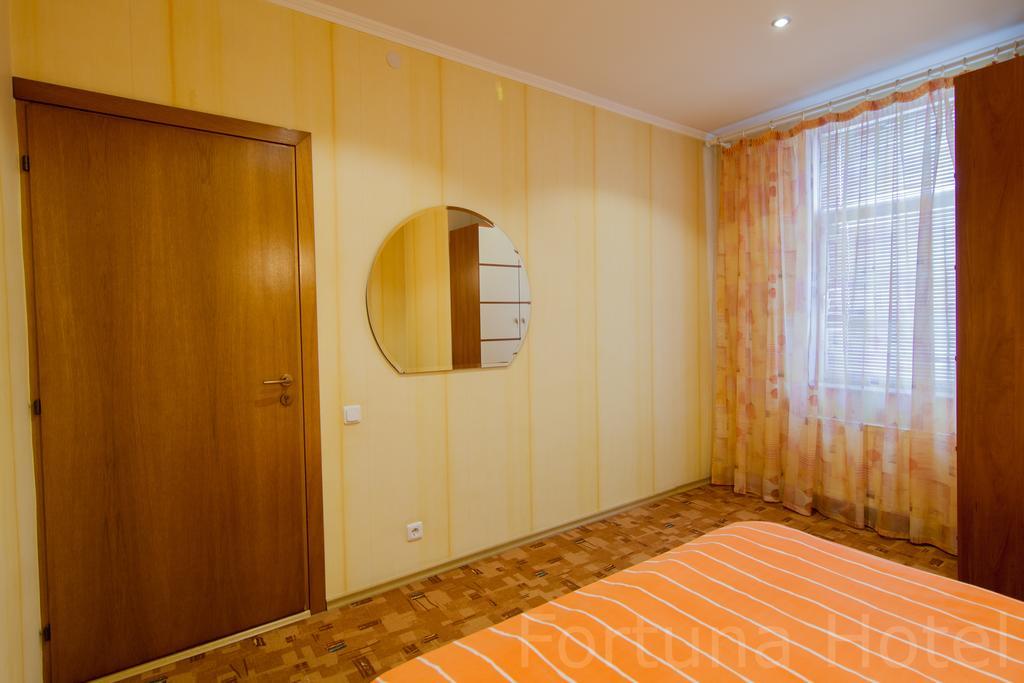 Fortuna Hotel Chisinau Exterior foto