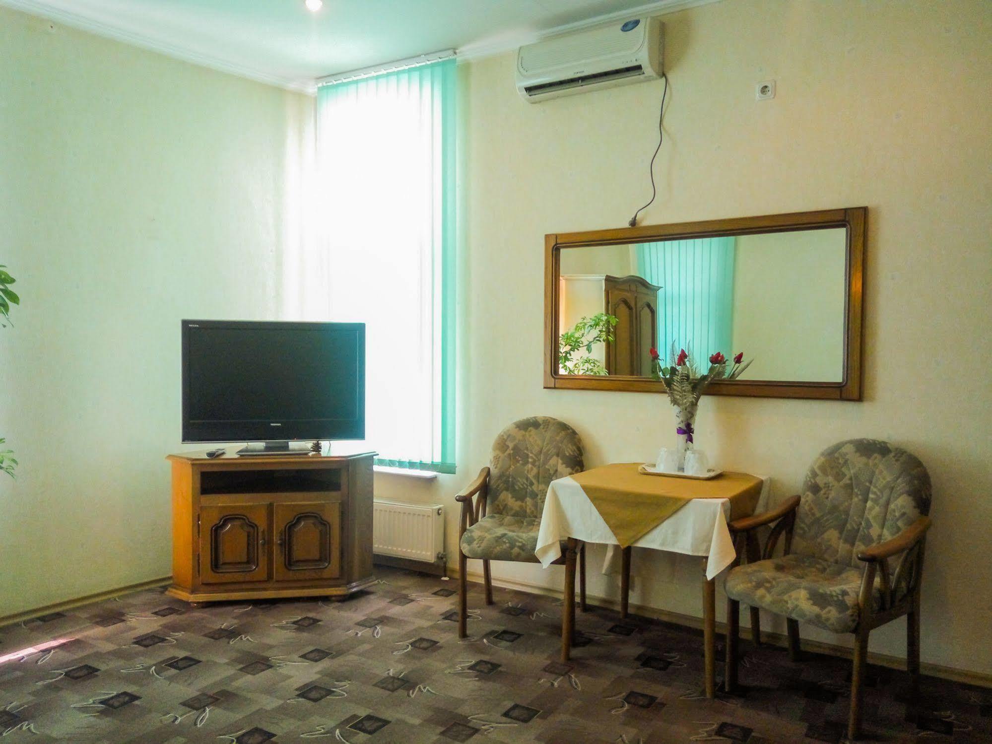 Fortuna Hotel Chisinau Exterior foto