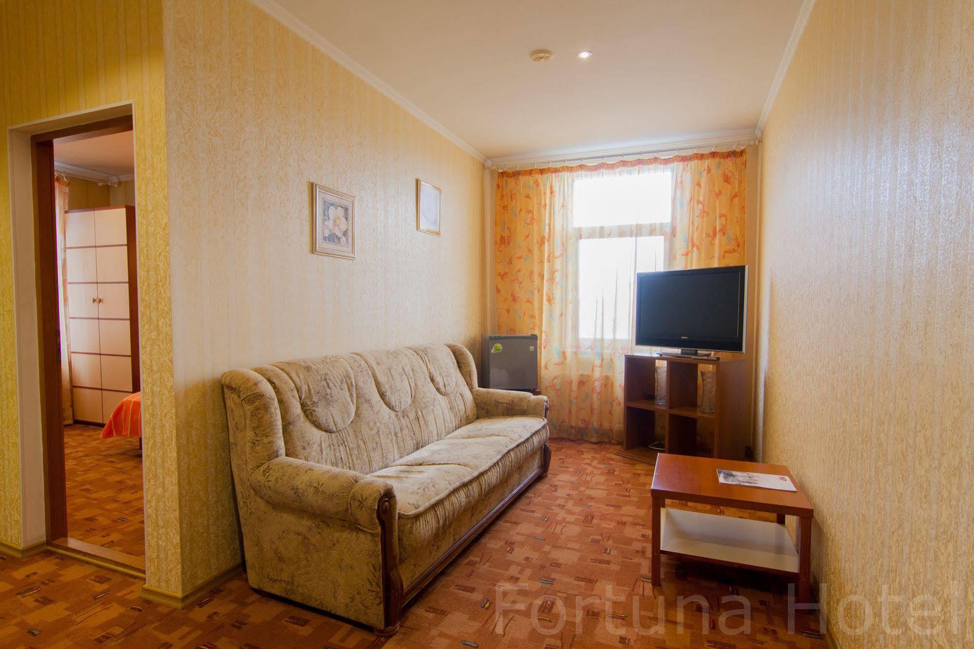 Fortuna Hotel Chisinau Exterior foto